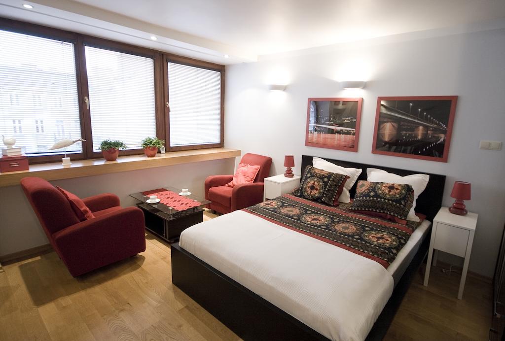 Warsawrent Hit Apartments Bagian luar foto