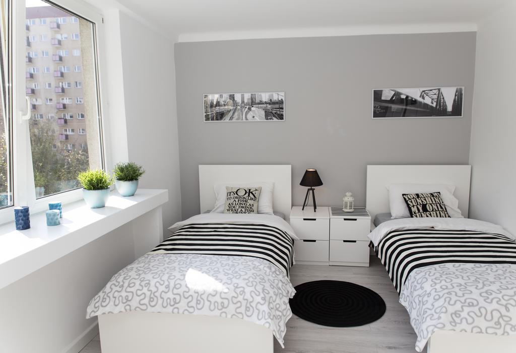 Warsawrent Hit Apartments Bagian luar foto